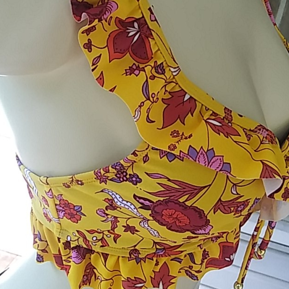 NWT Floral Ruffled Swimsuit Top - Picture 5 of 9